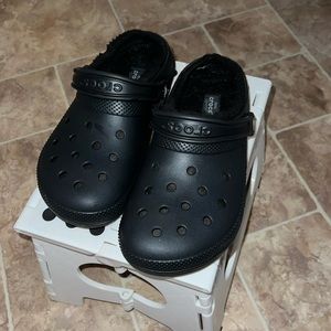Crocs dual comfort fleece lined m7/w9